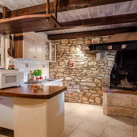 Joans Cottage Villa *