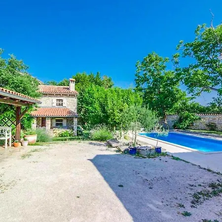 Joans Cottage *
