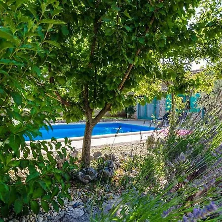 Joans Cottage Villa *